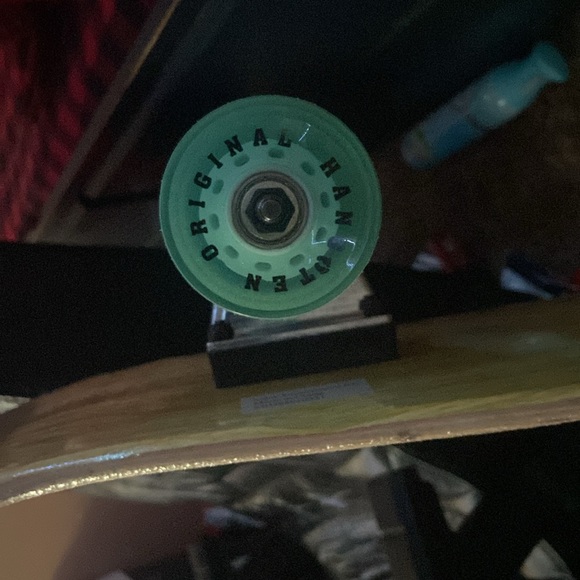 hang ten skate bored brand new still have the plastic on it just quick sell - Picture 2 of 5